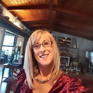 Meet your Posher, Angie